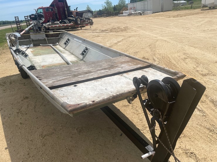 #2001-•-14'-landau-aluminum-boat-with-a-mud-motor-(no-title)-image-14