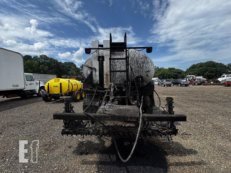 2000-international-4700-image-3