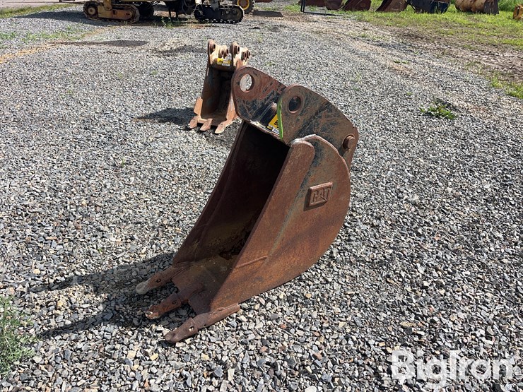 caterpillar-12-image-1