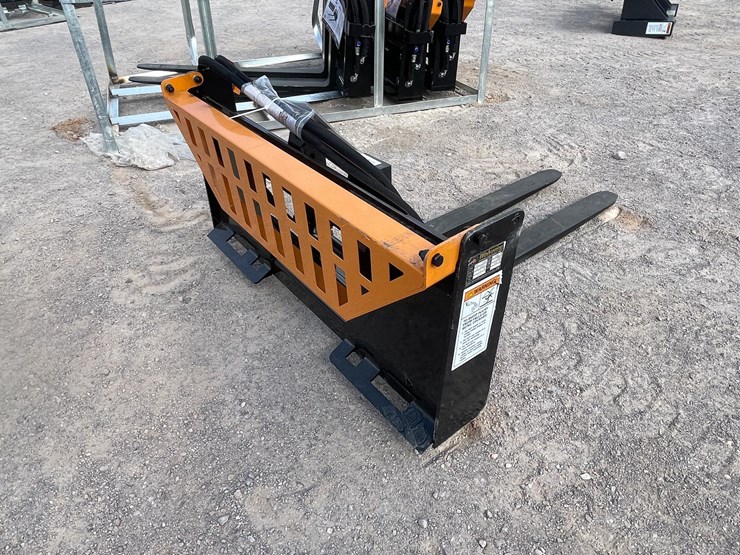 #2779-•-unused-2026-wolverine-adjustable-hydraulic-pallet-fork-attachments-image-5