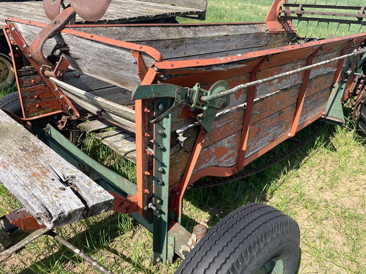 #2010-•-vintage-manure-spreader-(colfax-wi)-image-10