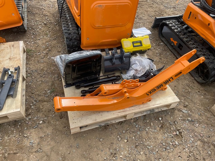 #2015-•-unused-2026-landhonor-mini-excavator-image-11