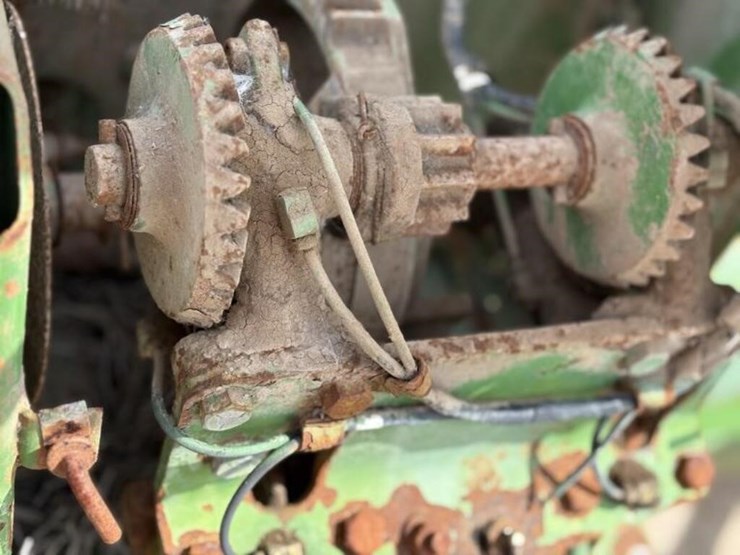 john-deere-346-image-16