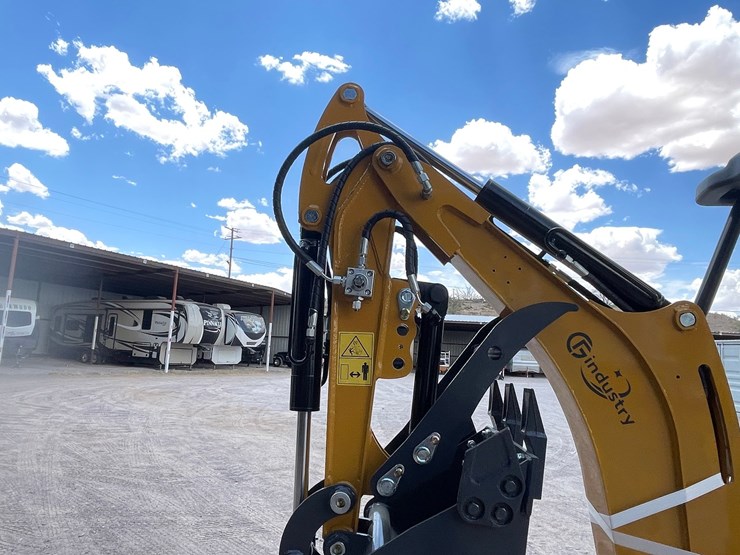 #2662-•-unused-cfg-mini-excavator-image-20