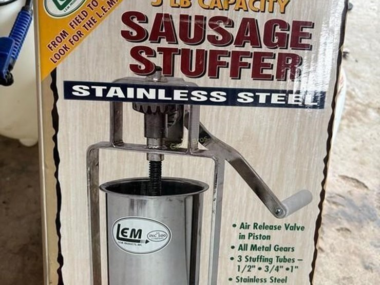 lem-5lb-sausage-stuffer-image-2