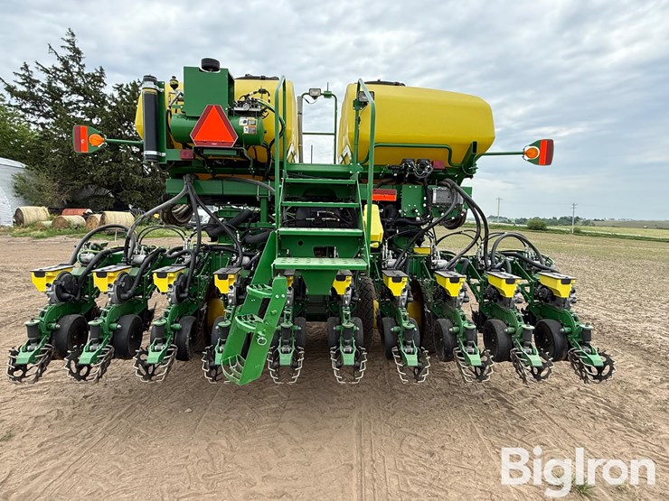 2018-john-deere-db60-image-6