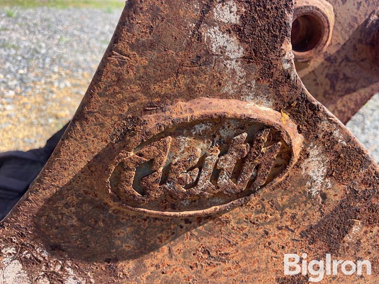 geith-23"-backhoe-bucket-image-20