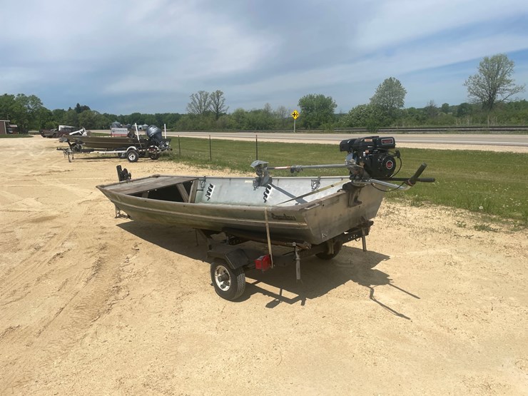 #2001-•-14'-landau-aluminum-boat-with-a-mud-motor-(no-title)-image-7
