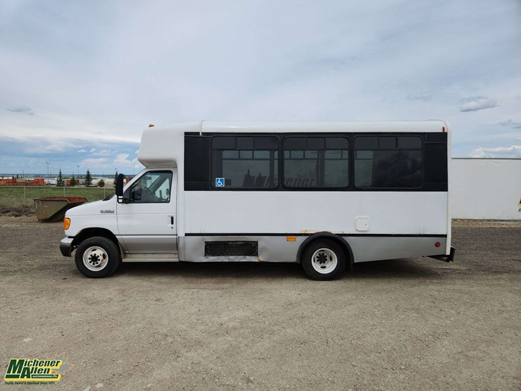 2007-ford-e350-image-2