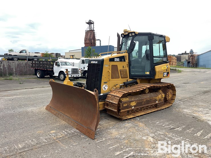 2014-caterpillar-d5k2-xl-image-1