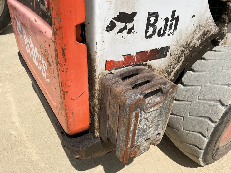 2013-bobcat-s650-image-28