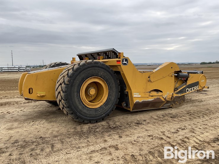 2020-deere-2412e-image-5