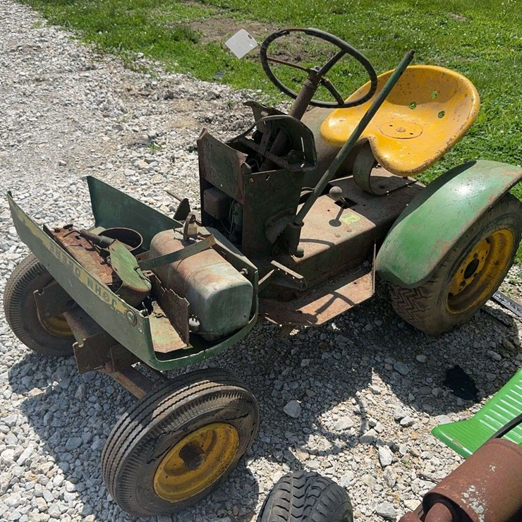 JOHN DEERE 110