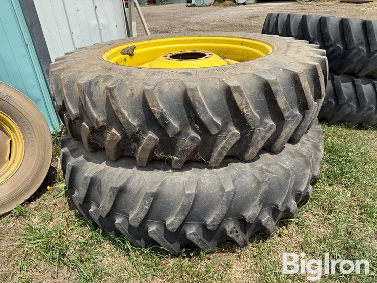john-deere-8200-image-3