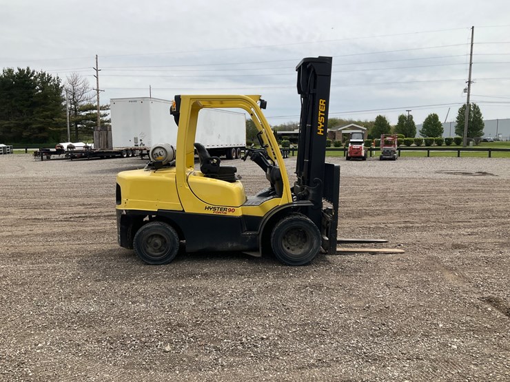 #1379-•-2010-hyster-90-fortis-forklift-image-5