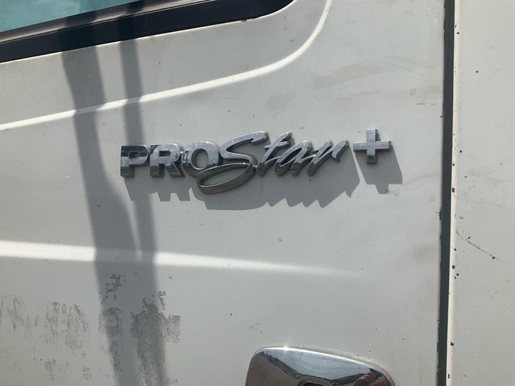 2014-international-prostar-image-39