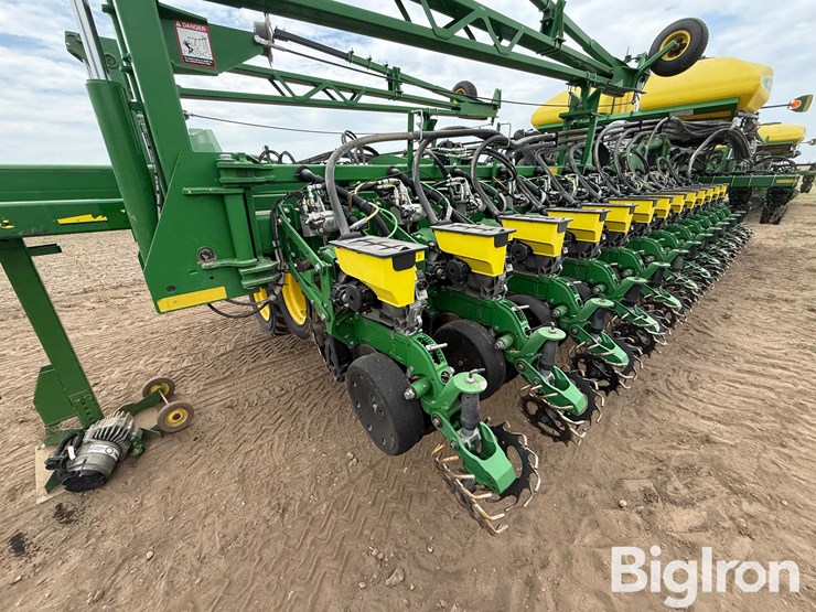 2018-john-deere-db60-image-18