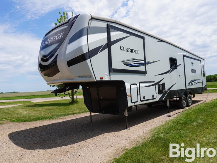 2021-heartland-elkridge-37bar-37'-camper-w/3-large-slide-outs-image-1