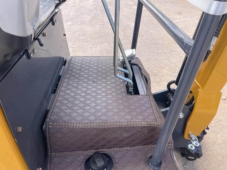 #2663-•-unused-cfg-mini-excavator-image-34