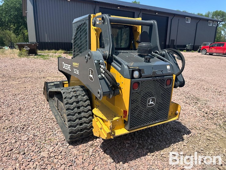 2017-deere-323e-image-7