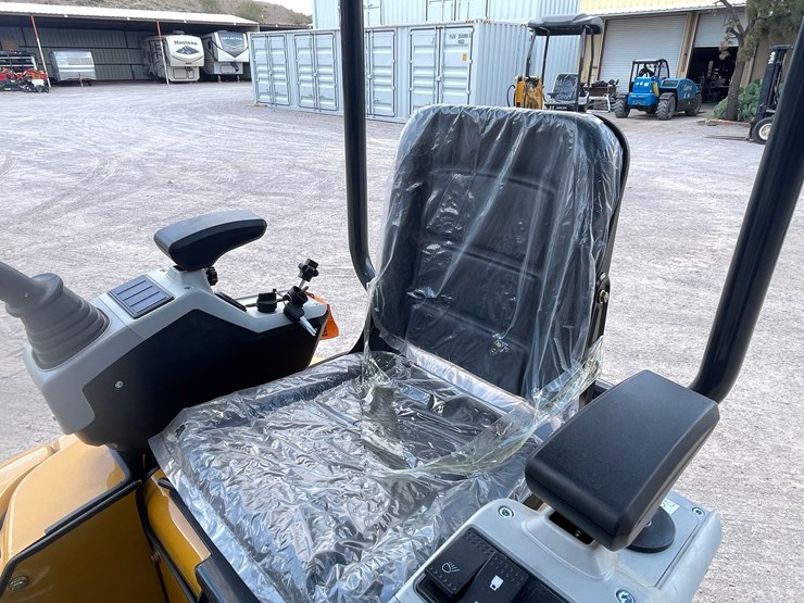#2662-•-unused-cfg-mini-excavator-image-13