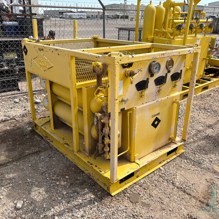 Frontier 3-station closing unit, skidded