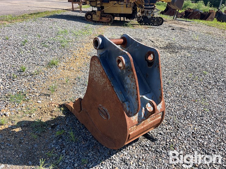 strickland-18"-mini-excavator-bucket-image-7