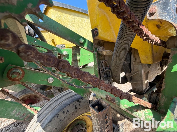 john-deere-7000-image-17
