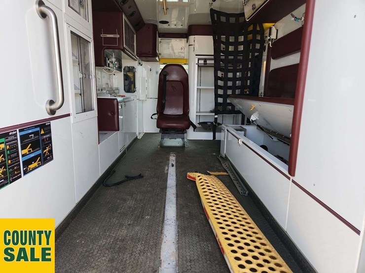 2016-ford-e450-image-26