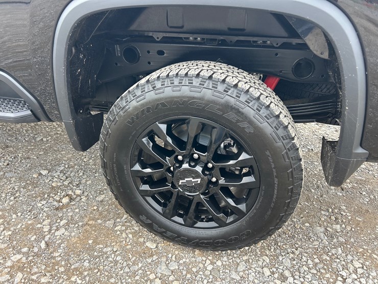 2026-chevrolet-2500hd-image-8