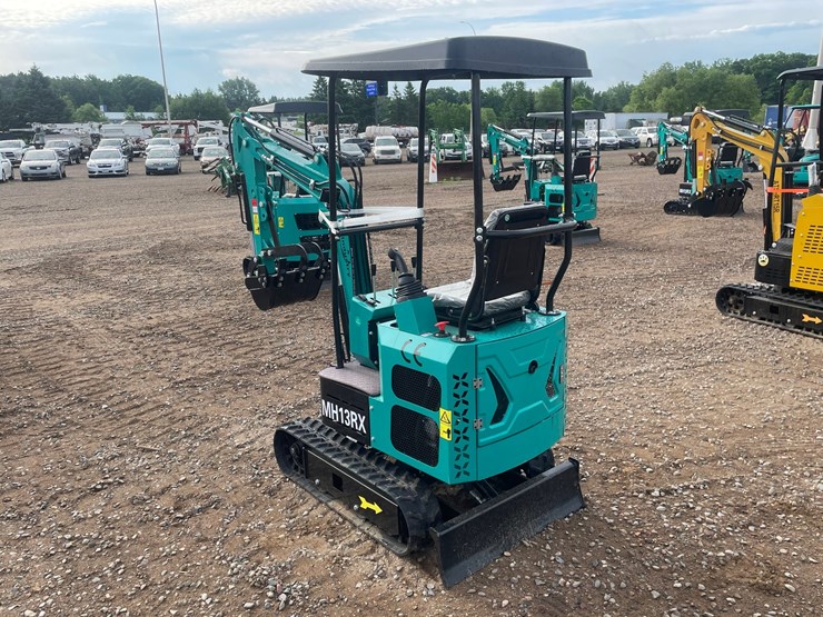 #2020-•-2026-cfg-mh13rx-mini-excavator-image-2