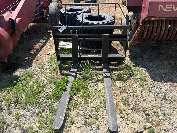 kivel-48in-pallet-fork-attachment-image-1