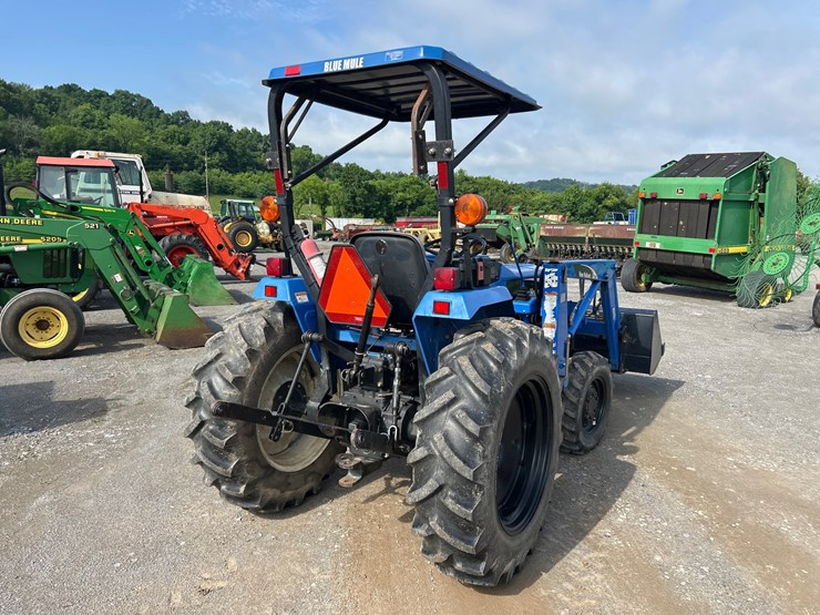 new-holland-tc30-image-6