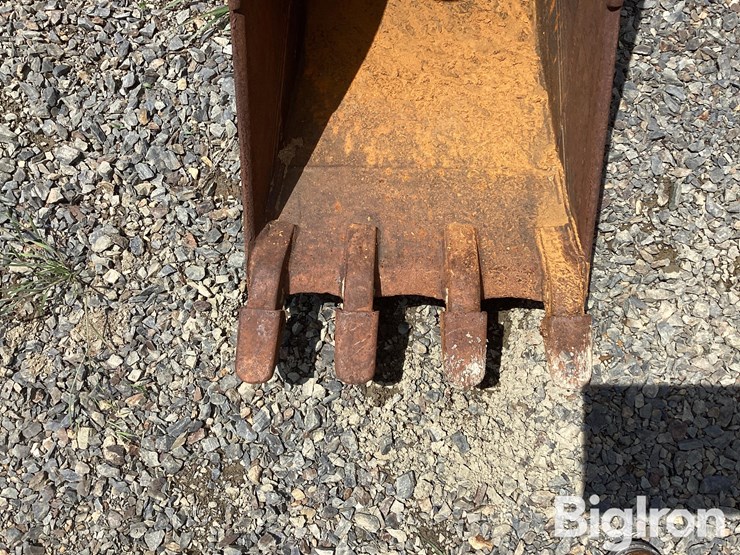 17.5”-excavator-bucket-image-10