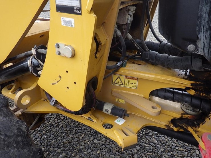caterpillar-908m-image-25