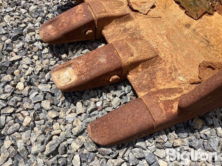 strickland-bt13w-cx130-24"-excavator-bucket-image-12