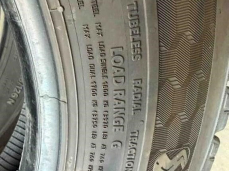 6-continental-225/70r19.5-tires-image-9