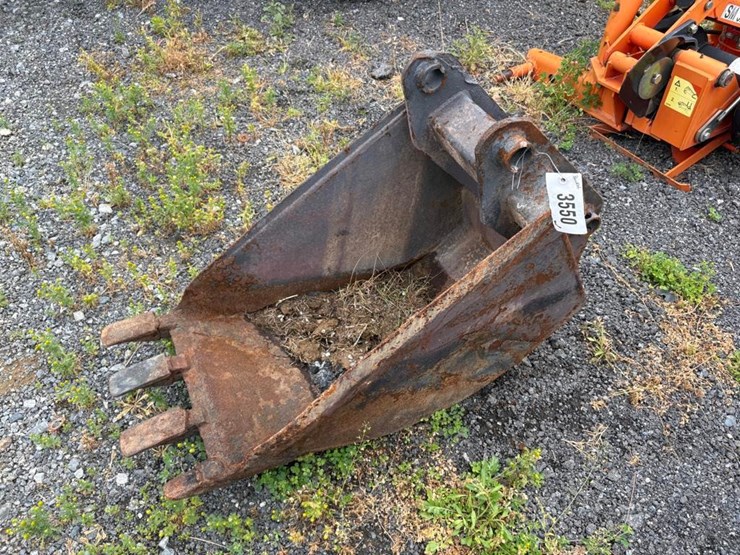 backhoe-bucket-image-1