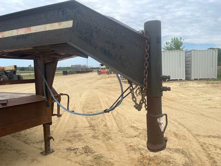 #410-•-2000-p&j-24'-gooseneck-trailer-(has-wi-title)-image-14