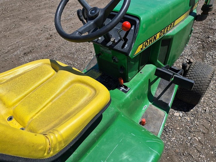john-deere-420-image-15