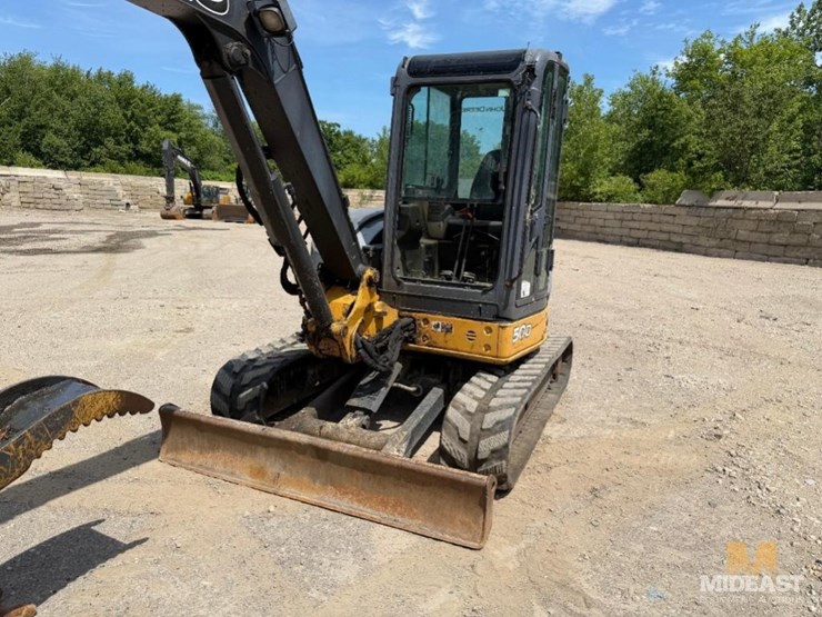 2013-deere-50d-image-8