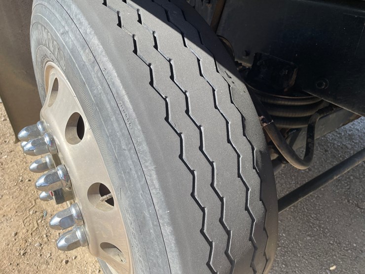 2019-kenworth-t880-image-12