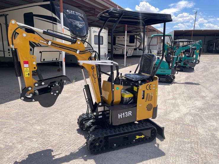#2651-•-unused-cfg-mini-excavator-image-1