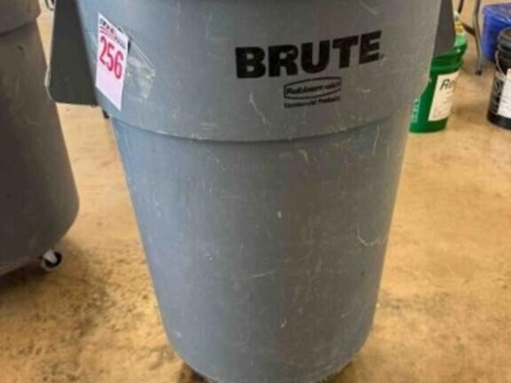 55-gallon-plastic-trash-can-image-1