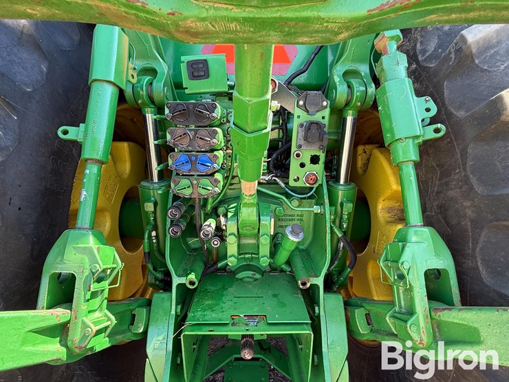 2012-john-deere-8285r-image-11