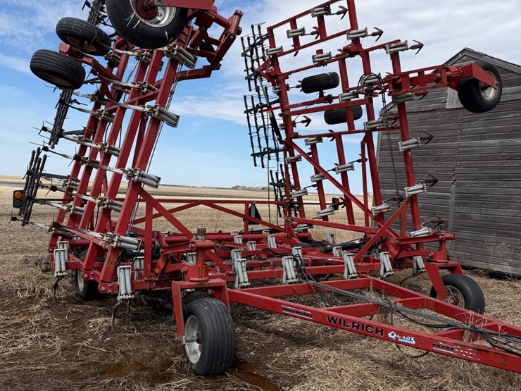 wilrich-47’-quad-5--field-cultivator,-tri-fold,-double-spring-shanks,-nice-shape,-￼note:-top-is-not-folded-down-in-photos,-but-will-image-2