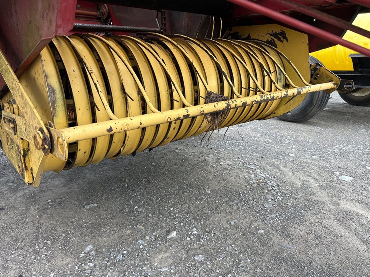 new-holland-848-image-8