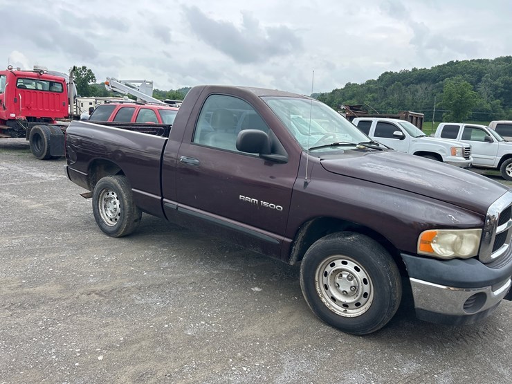 2004-dodge-ram-1500-image-2