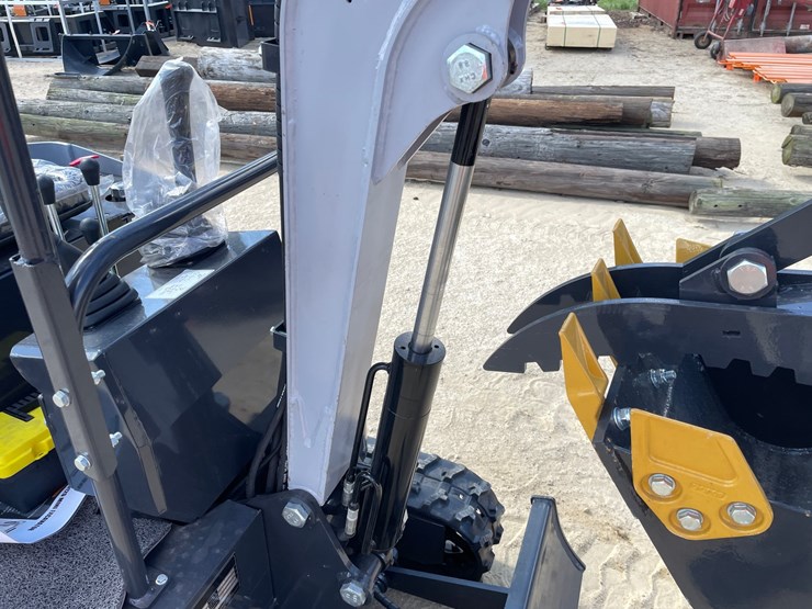 #1104-•-new-ats--d12d-mini-excavator-image-17