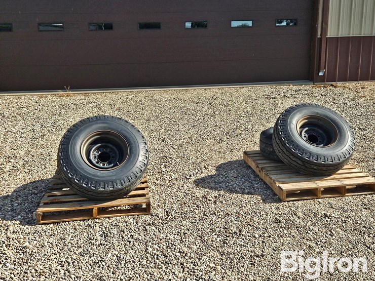 12-16.5lt-tires-on-8-bolt-rims-image-3
